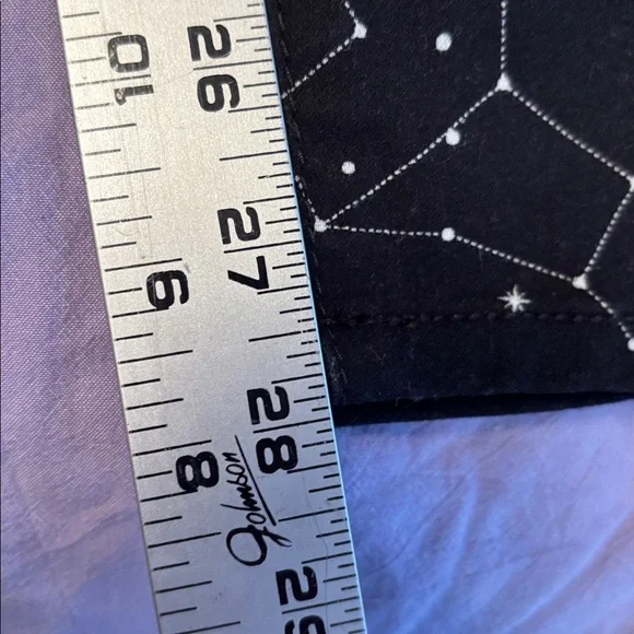 Vintage Torrid constellation black jeans in 14R 28” inseam. Washed and worn once - Picture 5 of 9